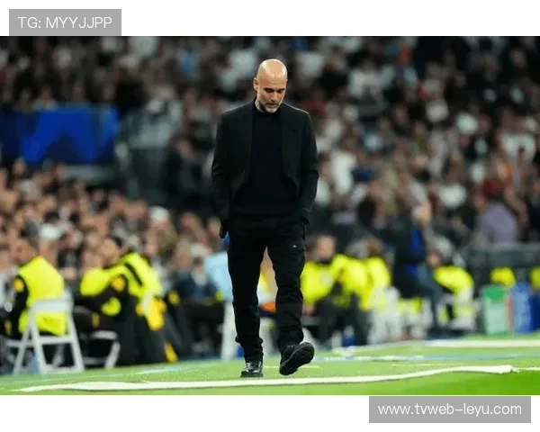 瓜迪奥拉：西班牙教练的前中场智慧，重塑现代足球战术