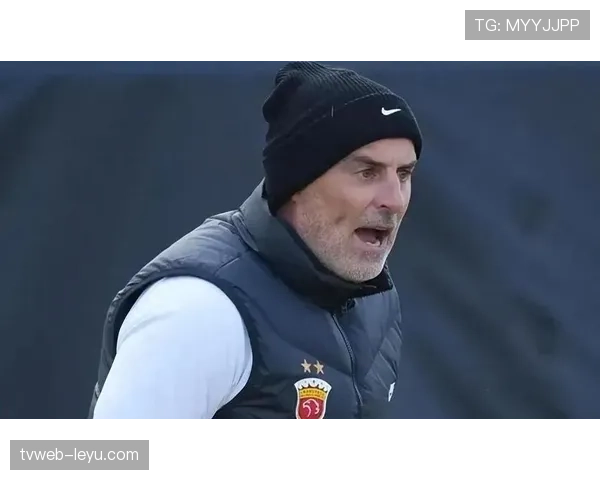 上海海港主帅穆斯卡特战术革新，剑指新赛季佳绩