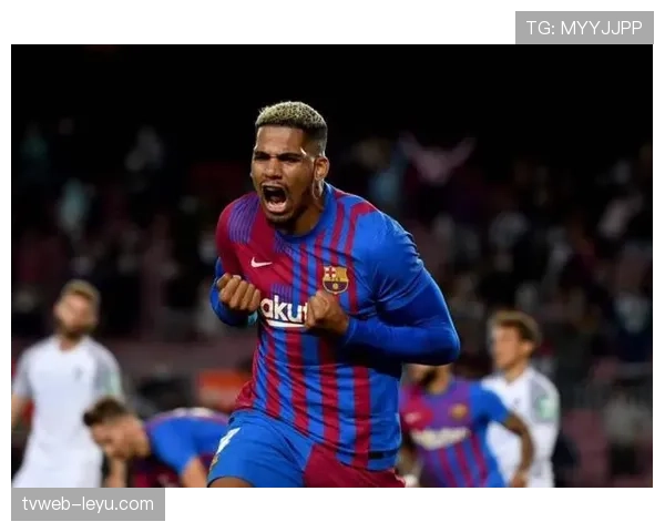 阿劳霍防守站位表现稳健，近期比赛拦截与回追效率持续提升