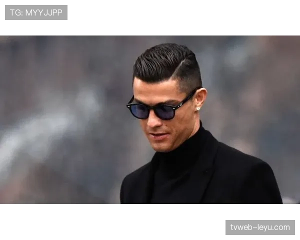 C罗的豪车车库又添新成员,开出去怕是连保安都惊了 C罗的豪车车库又添新成员,开出去怕是连保安都惊了